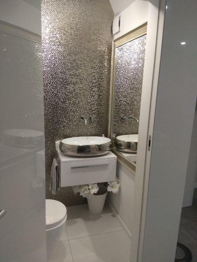 Luxury Apartment With Own Parking Chorzow Exterior photo