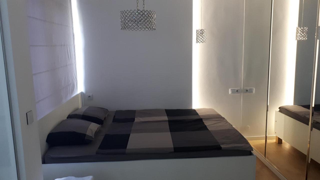 Luxury Apartment With Own Parking Chorzow Exterior photo